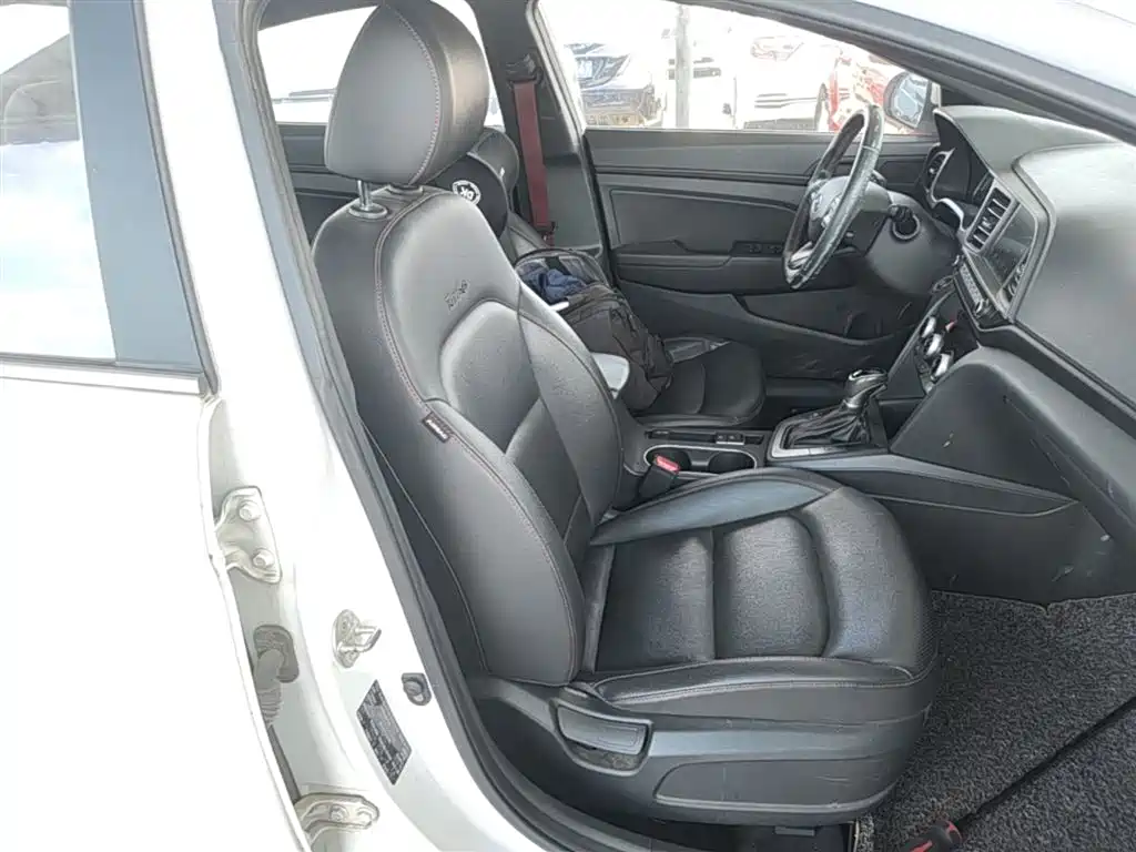 Hyundai Elantra 2019 1.4T Dual-clutch XuanDong·Vitality Type фото 25