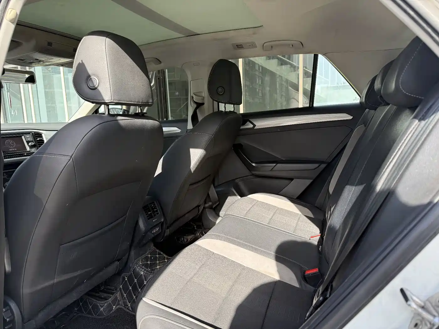 Volkswagen T-ROC 2020 230TSI DSG 2WD Progressive фото 5