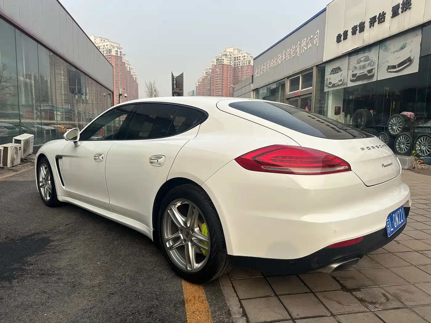 Porsche Panamera 2014 Panamera 4 3.0T фото 20