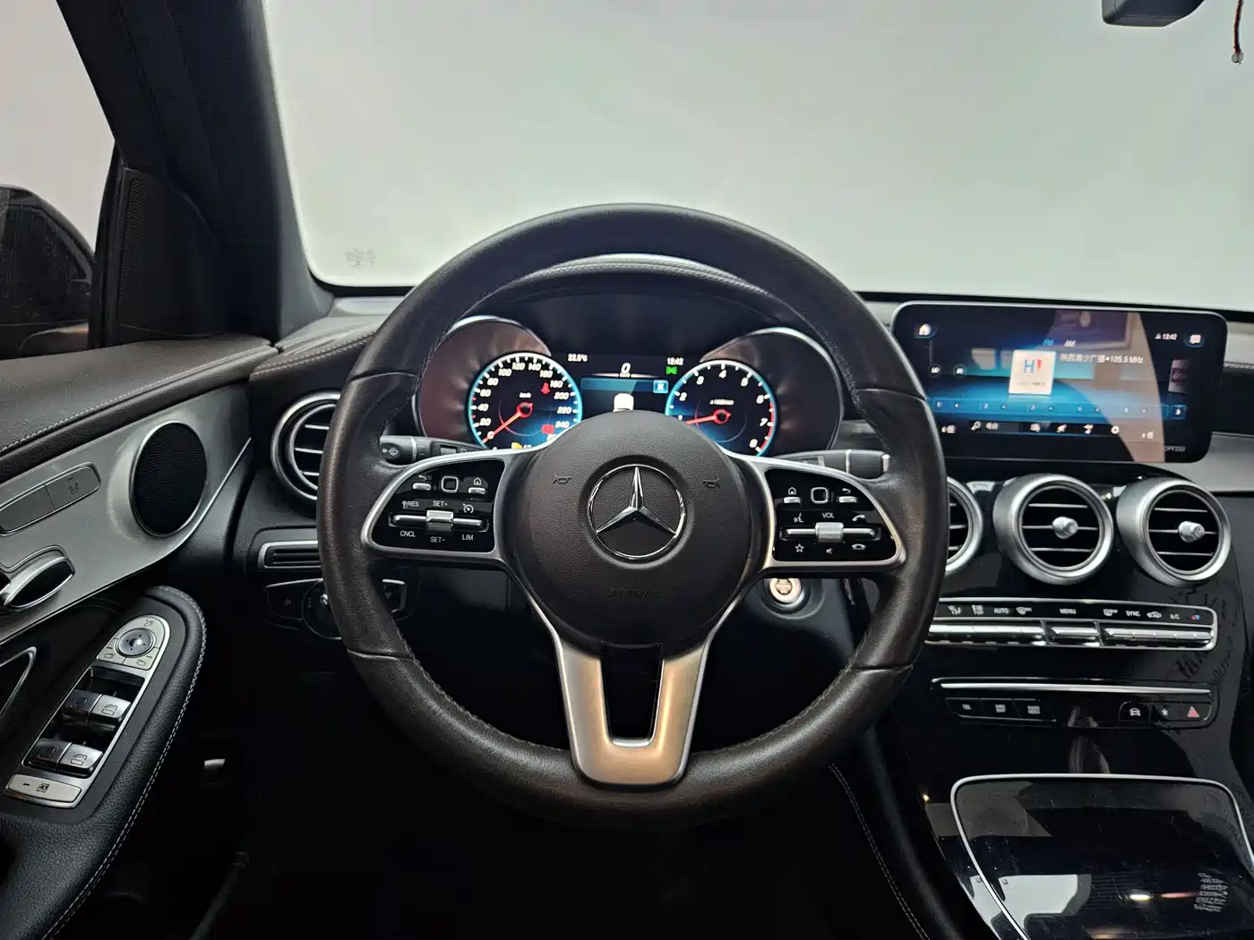 Mercedes-Benz GLC 2020 Facelift GLC 260 L 4MATIC Dynamic фото 11