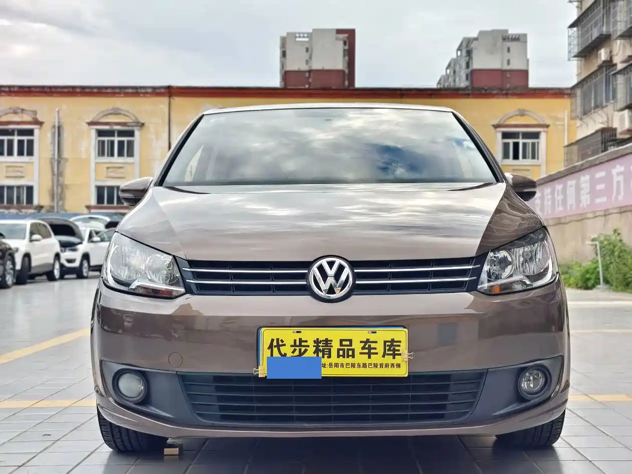 Фото 2 - Volkswagen Touran