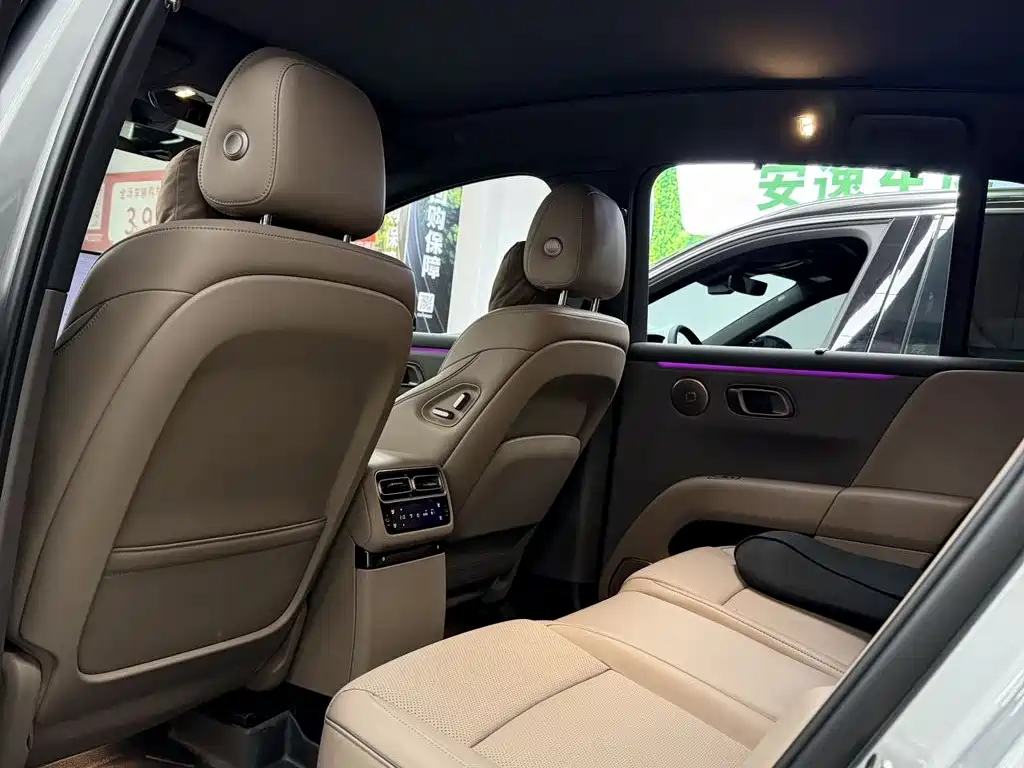 Li Auto i6 2026 2025 2WD Base Model