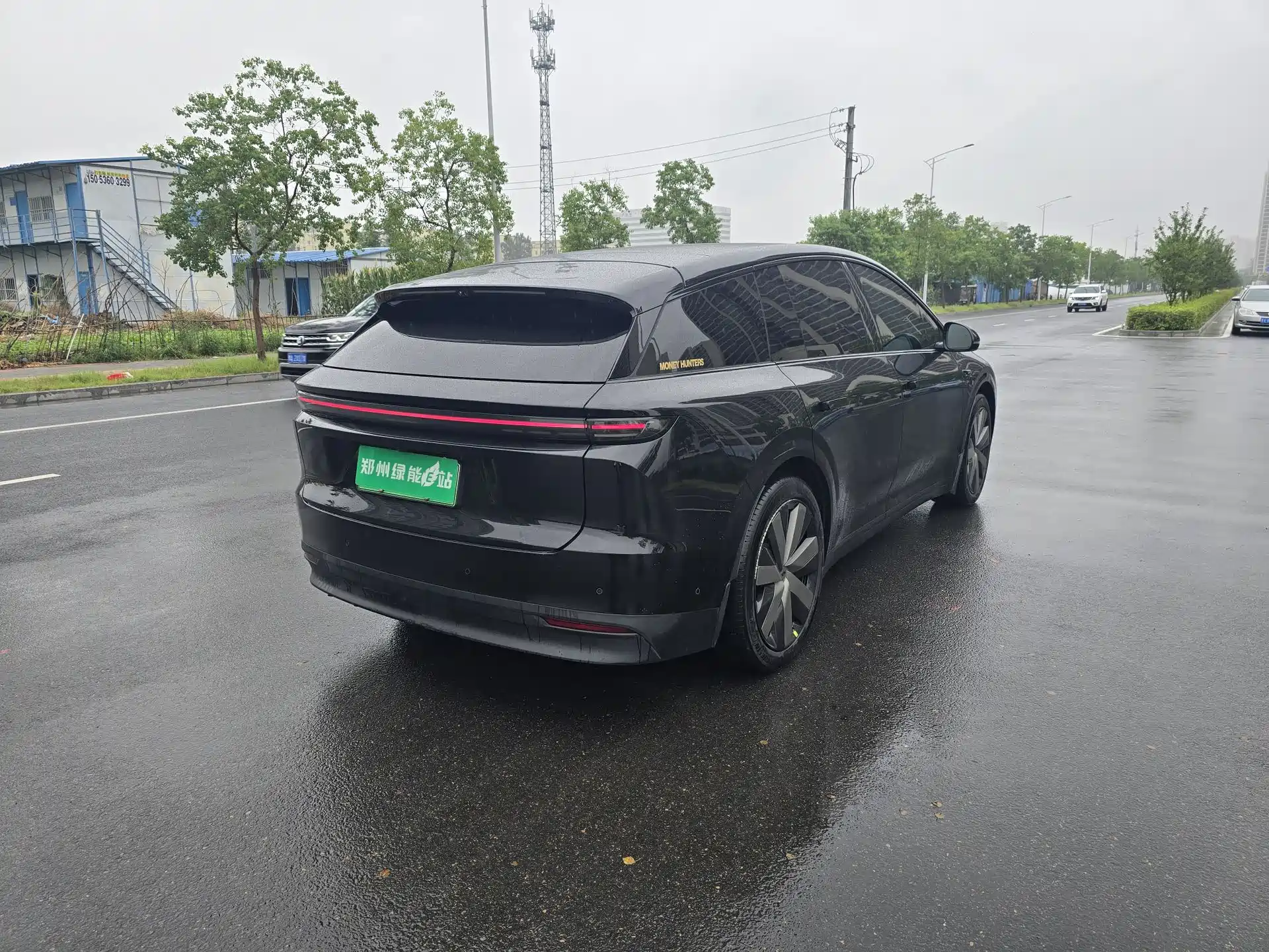 Photo 8 - Li Auto i6