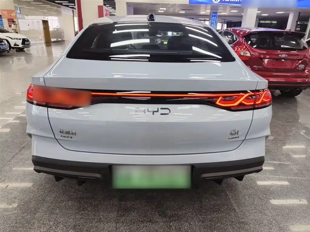BYD Qin L 2025 DM-i Smart Drive Edition 120KM Surpassing фото 6