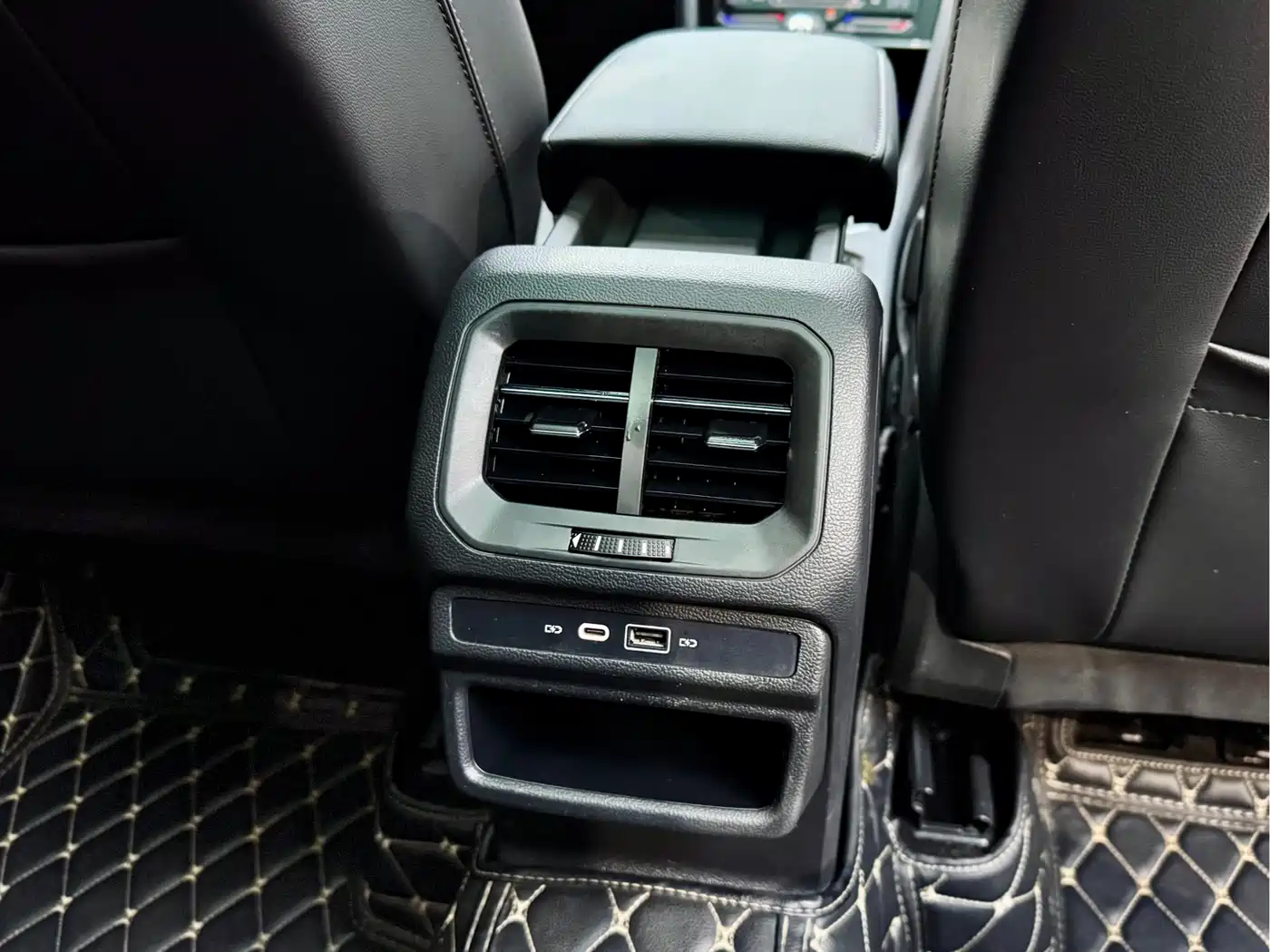 Volkswagen Tharu 2021 280TSI 2WD Luxury Plus фото 18