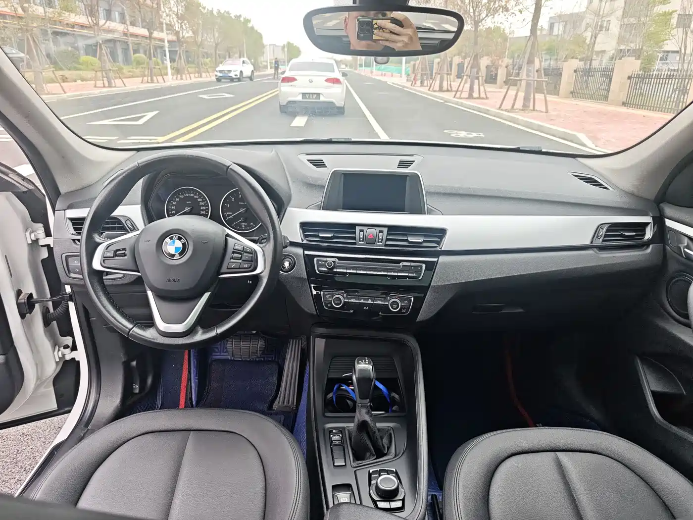 BMW X1 2018 sDrive20Li Leading Model фото 5