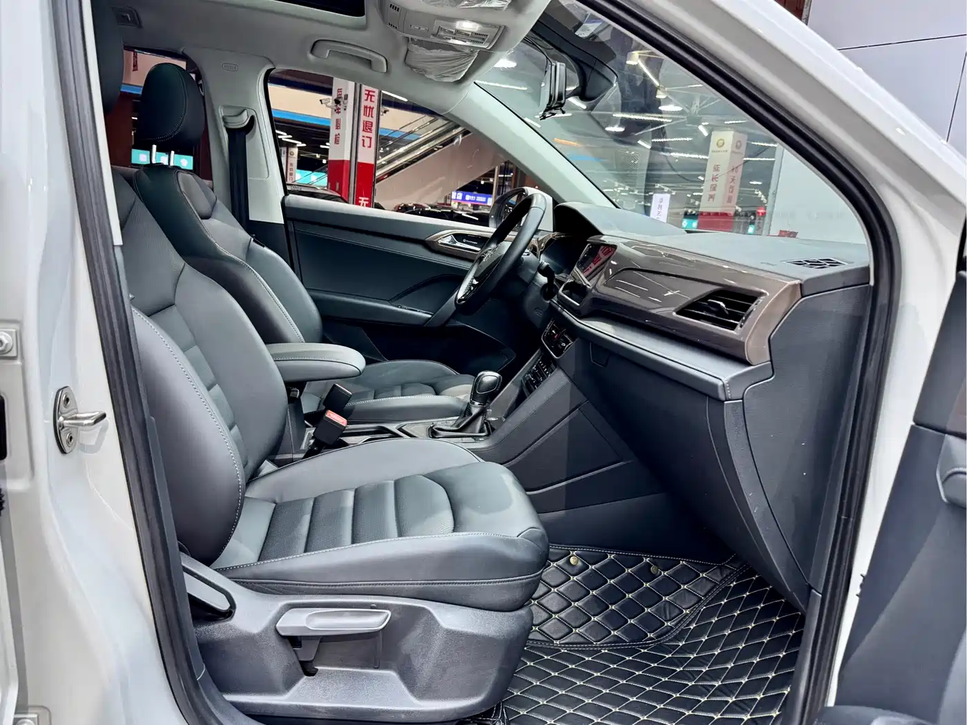 Volkswagen Tharu 2021 280TSI 2WD Luxury Plus фото 17