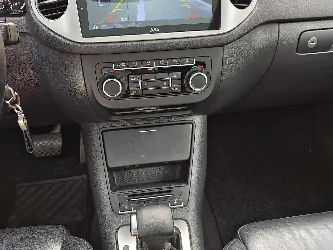 Volkswagen Tiguan 2010 1.8TSI Automatic 2WD Elite фото 12