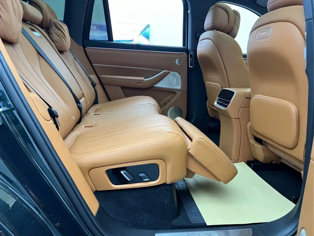 Aito AITO M8 2026 2025 Range Extender Max+ Edition 53.4kWh 5-seater