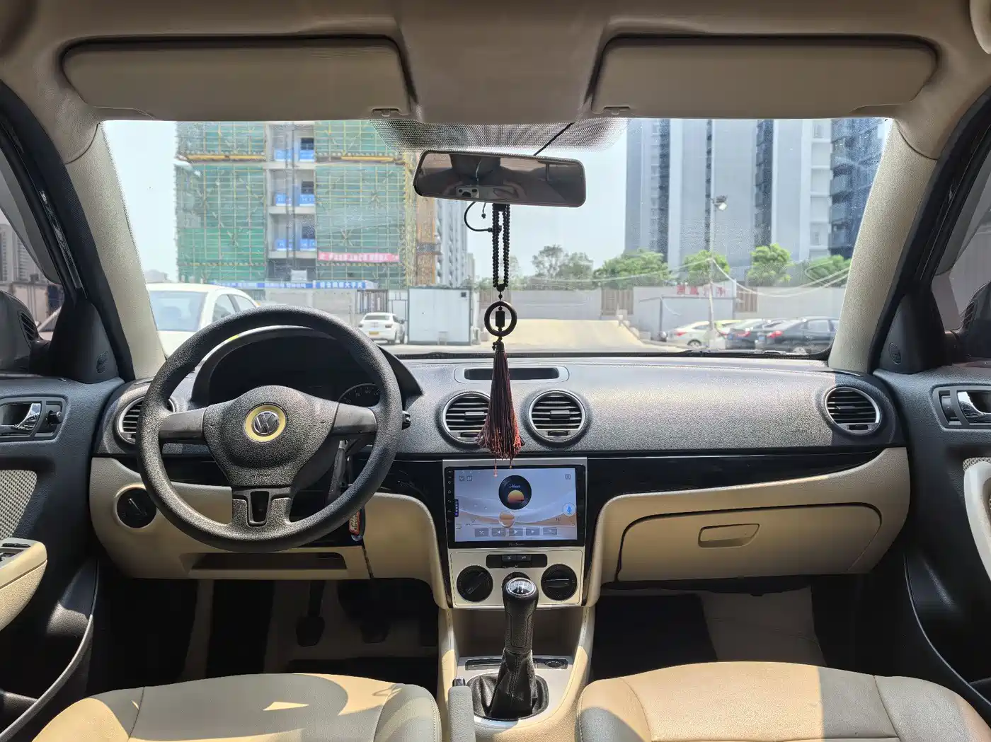 Volkswagen Lavida 2013 Classic 1.6L Manual Style Edition фото 5