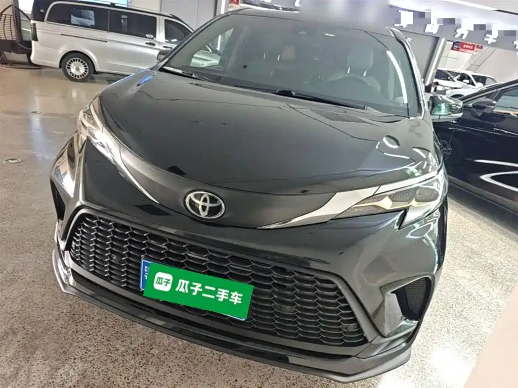 Toyota Granvia 2024 2.5L Hybrid Comfort