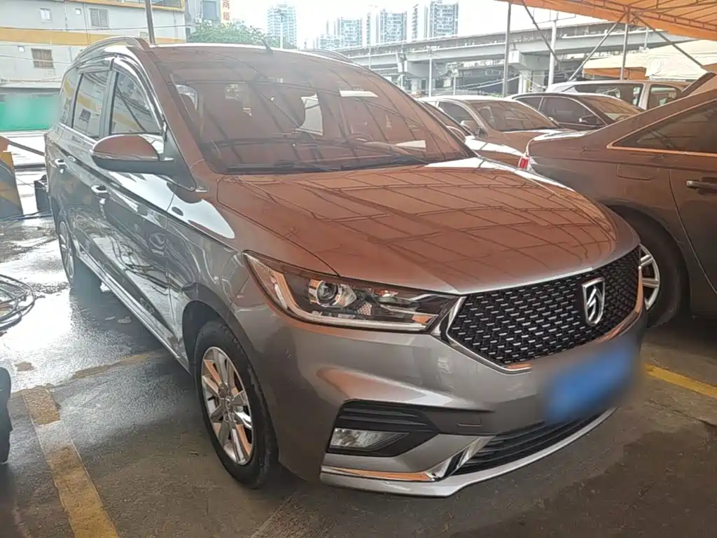 Фото 4 - Baojun 360
