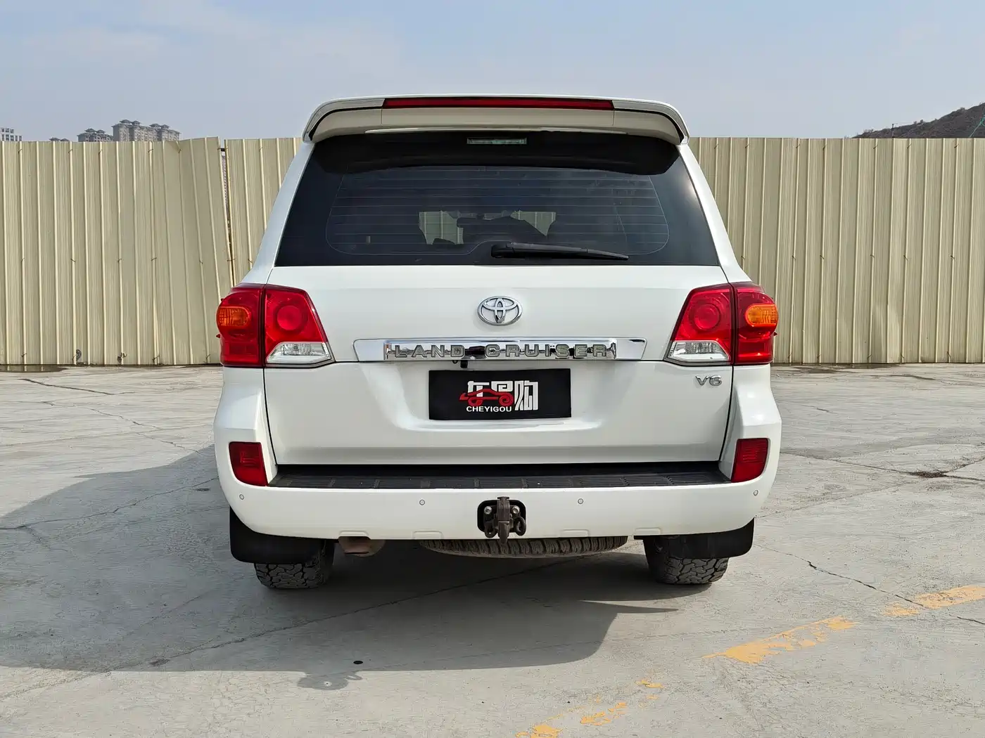 Toyota Land Cruiser (Import) 2015 4.0L V6 Middle East Low Configuration Edition фото 8