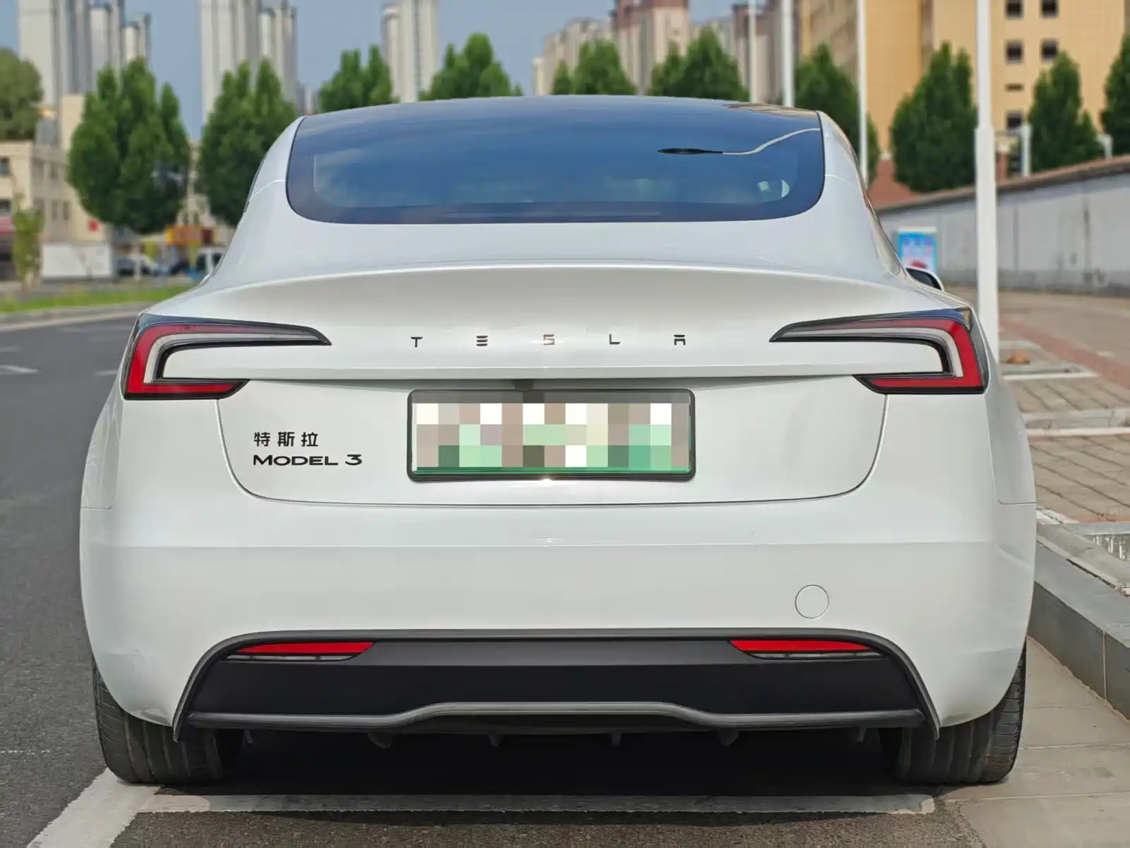 Фото 8 - Tesla Model 3