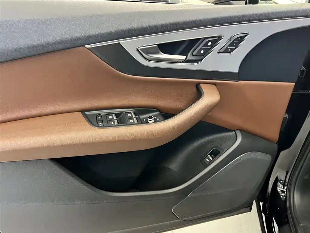 Audi Q7 2018 40 TFSI Comfort фото 22