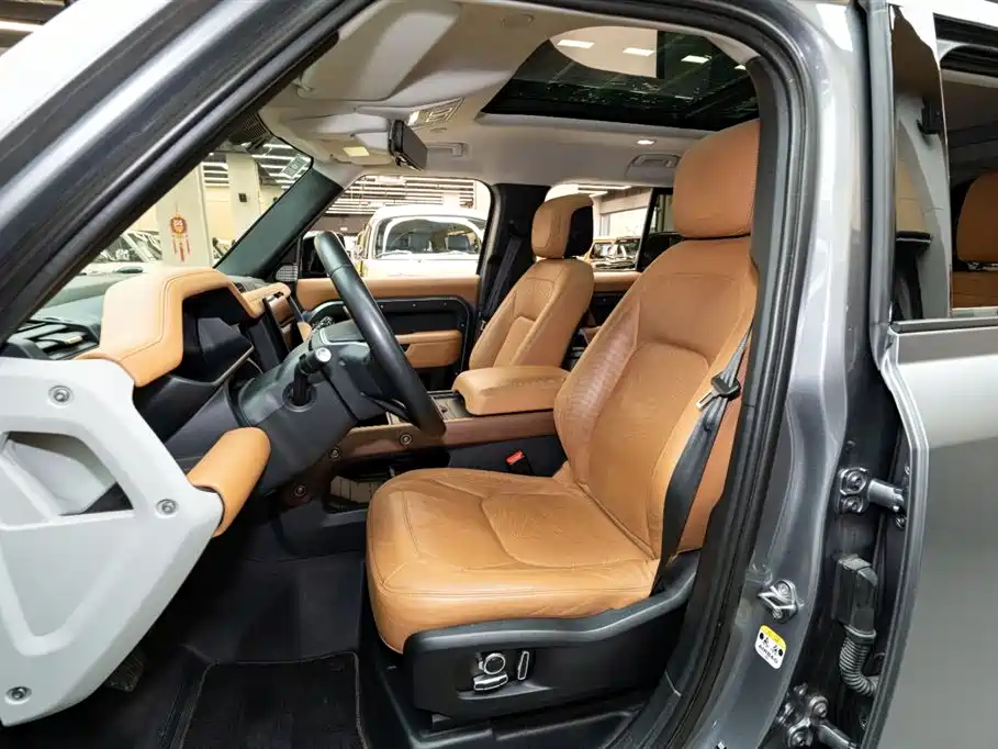 Land Rover Defender 2023 Model Year 130 3.0T P400 HSE фото 8