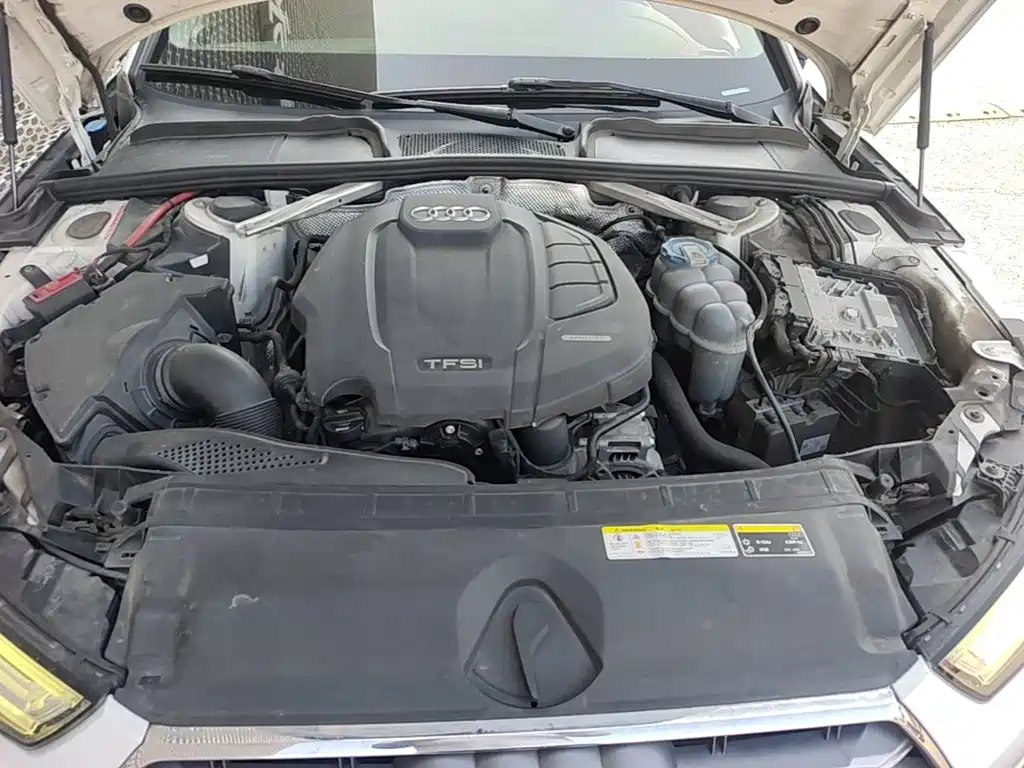 Фото 25 - Audi A4L
