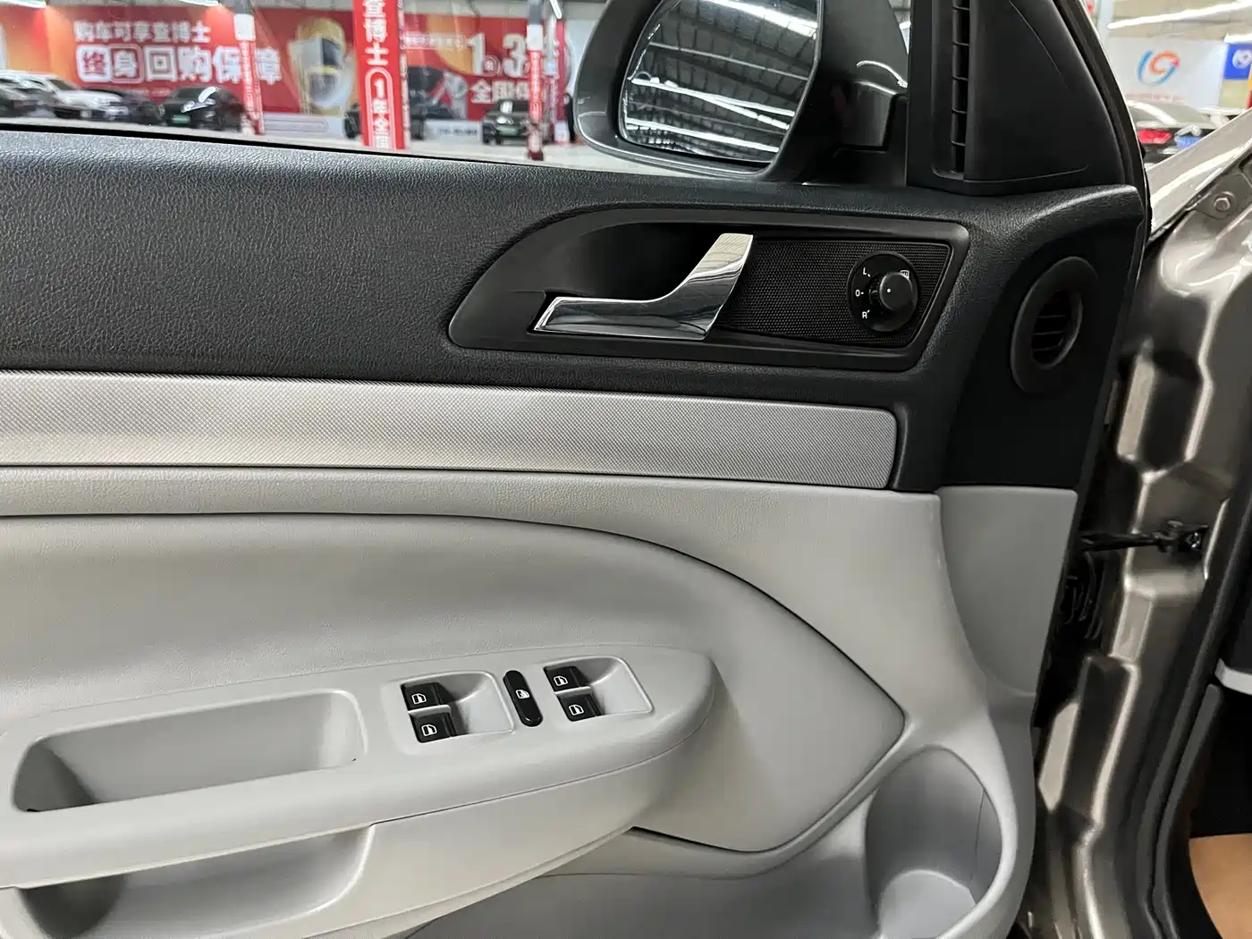 Škoda Octavia 2014 1.6L Auto Yijun Edition фото 6