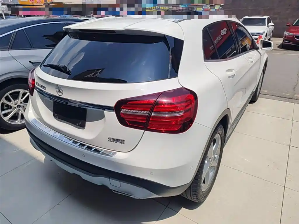 Mercedes-Benz GLA 2017 GLA 200 Dynamic фото 7