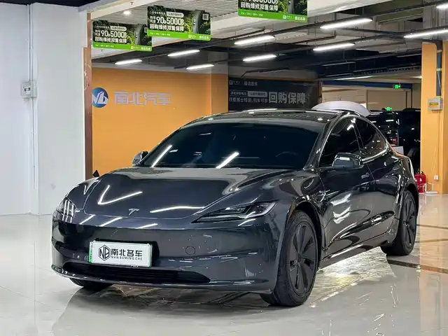 Tesla Model 3 2025