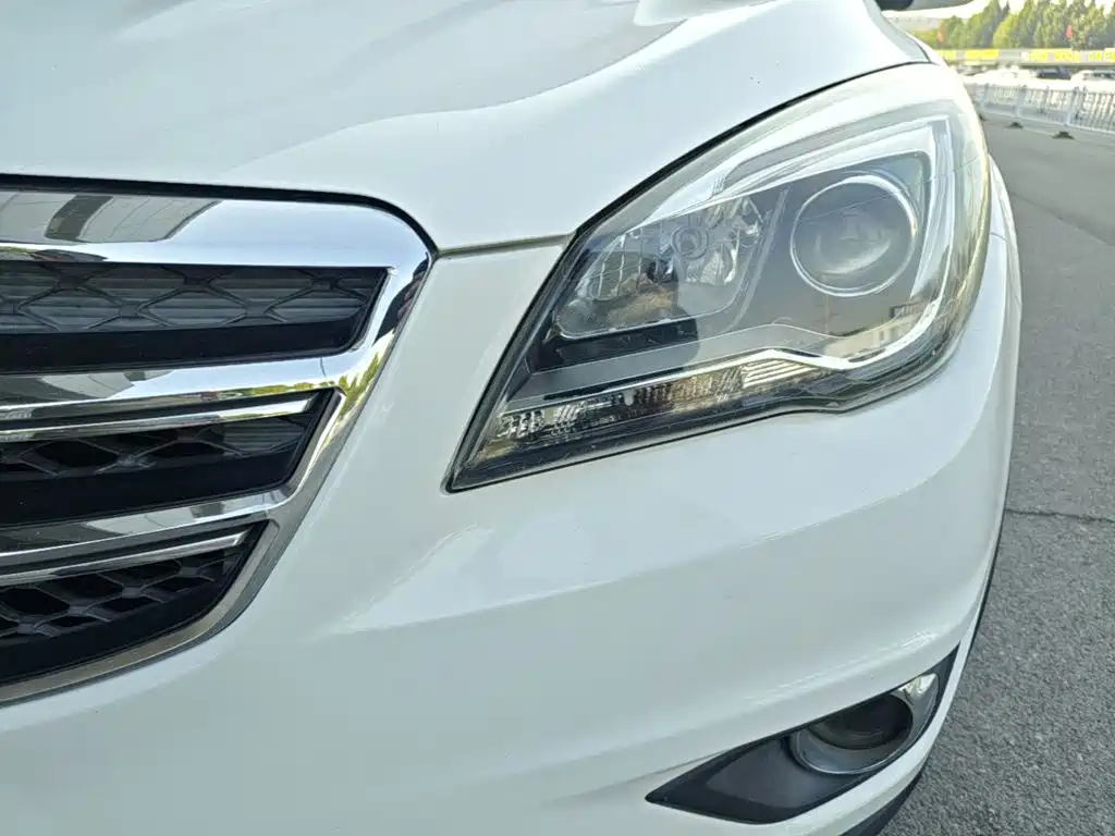 Фото 24 - Changan CS35