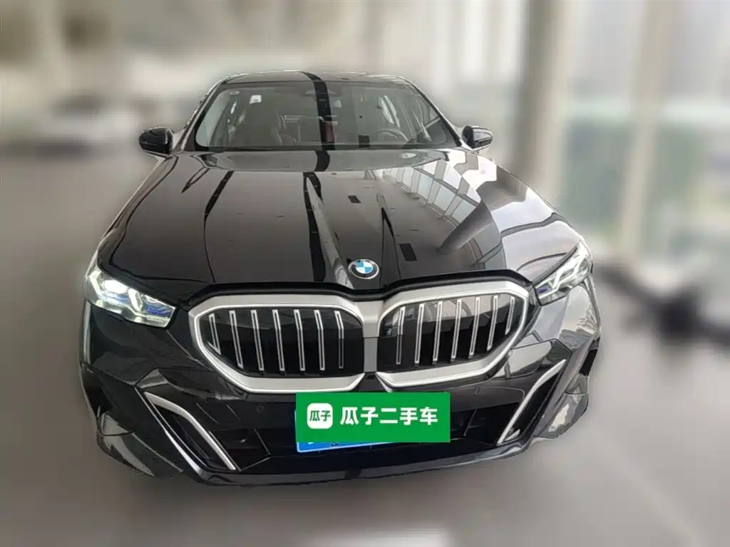 BMW 5 Series 2025 530Li Premium M Sport Package фото 5
