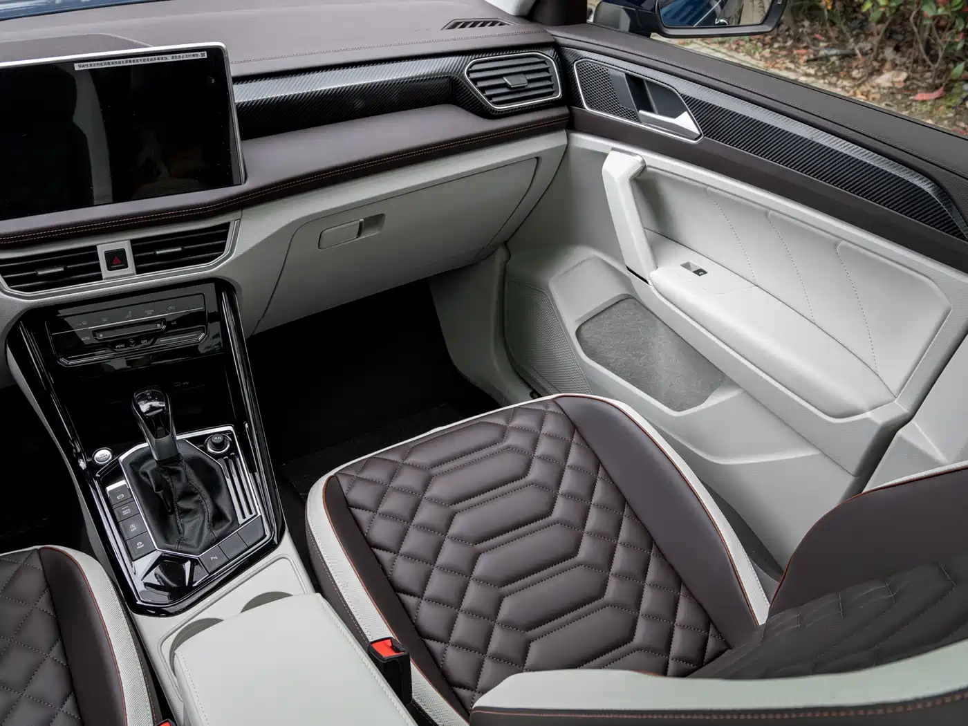 Volkswagen Tayron 2023 330TSI 2WD Luxury Plus Advanced Edition фото 13