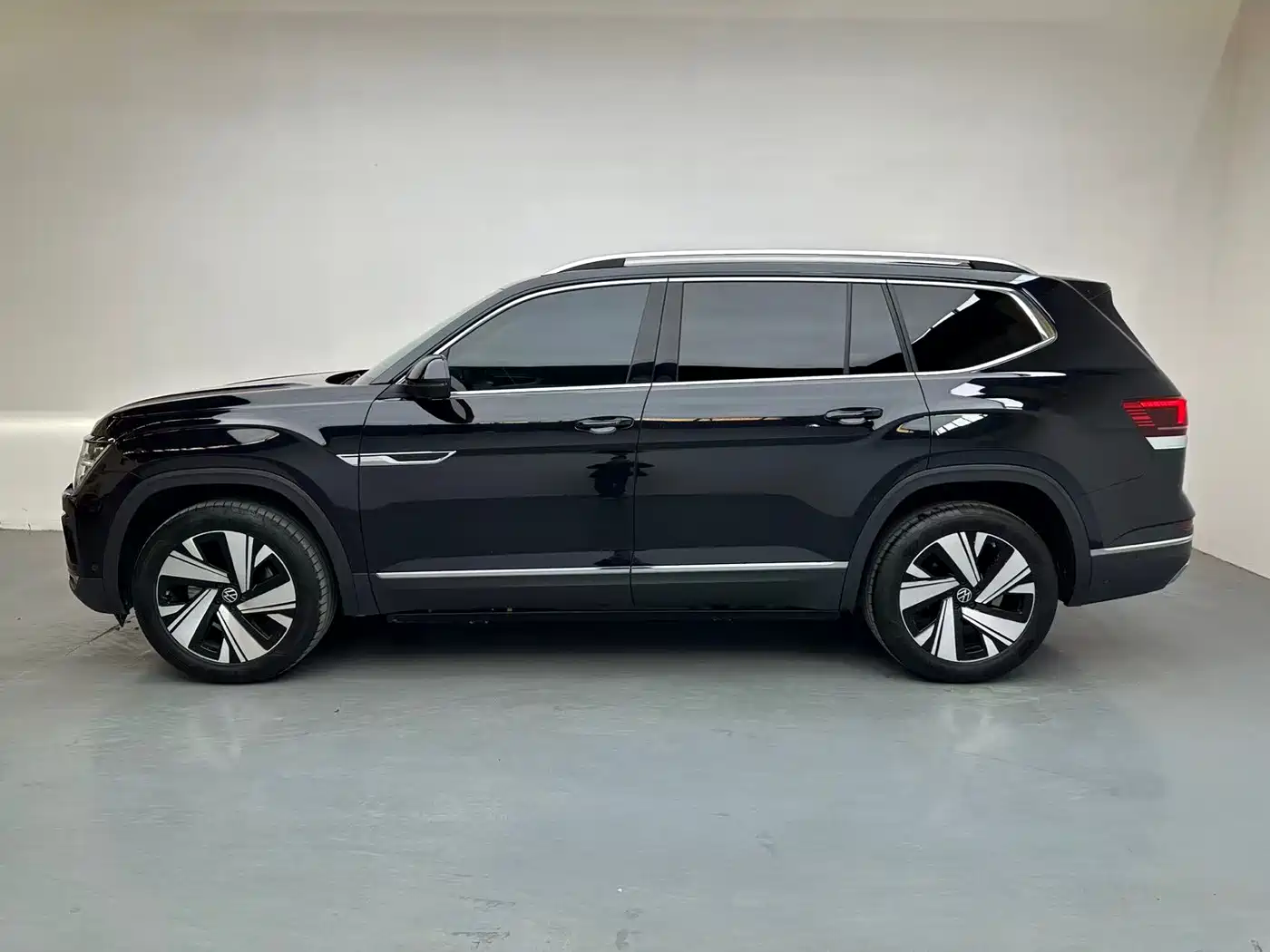 Volkswagen Teramont 2024 380TSI 4WD Dragon Glory Edition фото 3