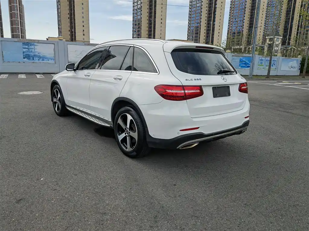 Mercedes-Benz GLC 2018 GLC 260 4MATIC Luxury фото 5