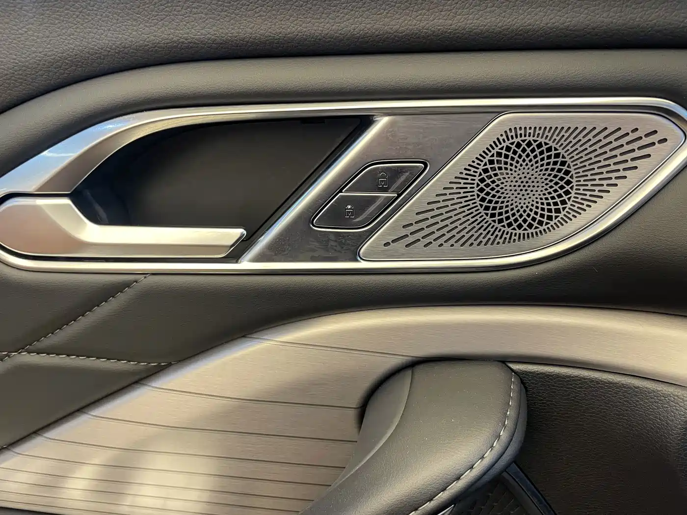 Hongqi HS7 PHEV 2024 2024 2.0T PHEV 4WD Flagship Edition 6-seater