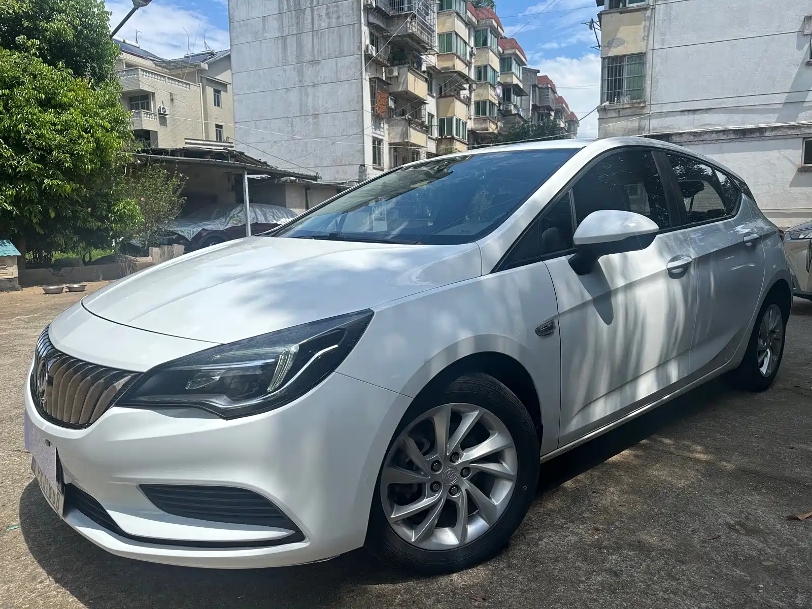 صورة 1 - Buick Verano