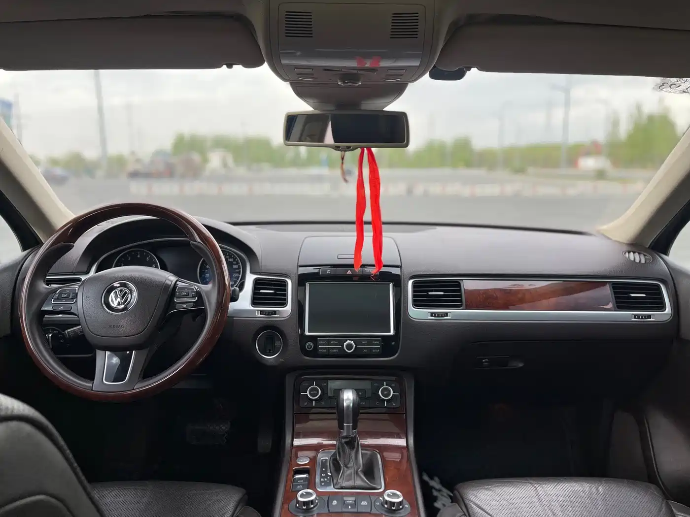 Volkswagen Touareg 2011 3.0TSI Luxury фото 15