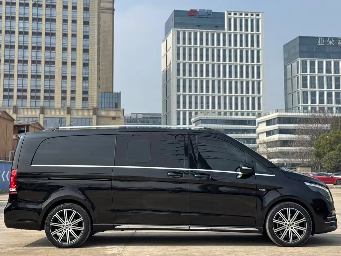 Mercedes-Benz V-Class 2025 2022 V 260 L Long Wheelbase Luxury Edition