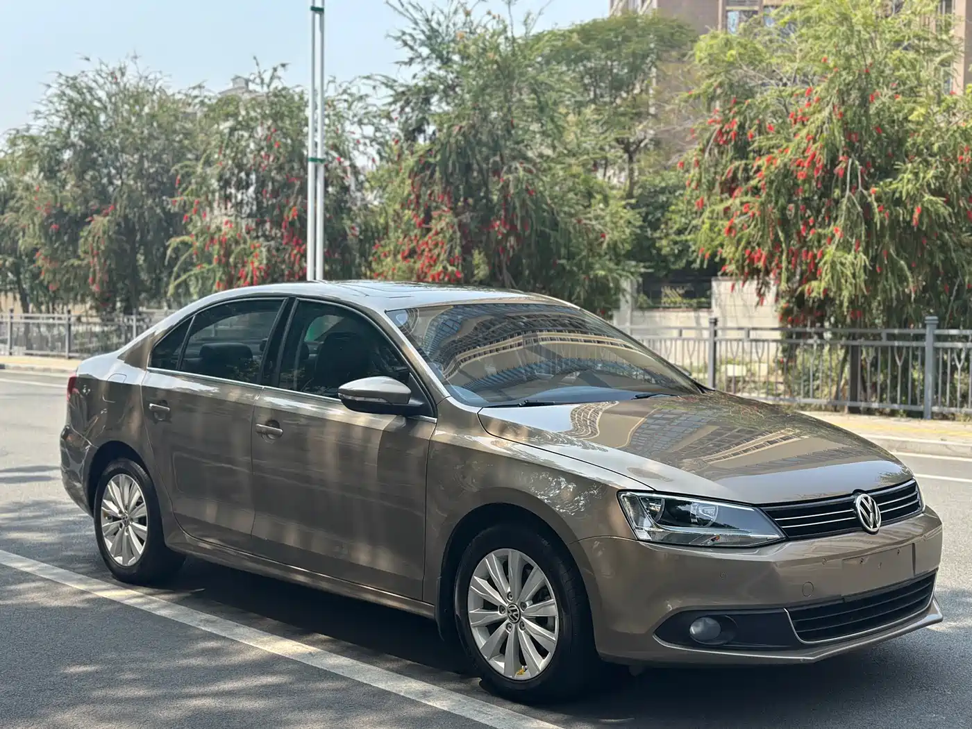 Volkswagen Sagitar 2014 1.4TSI Automatic Luxury фото 3