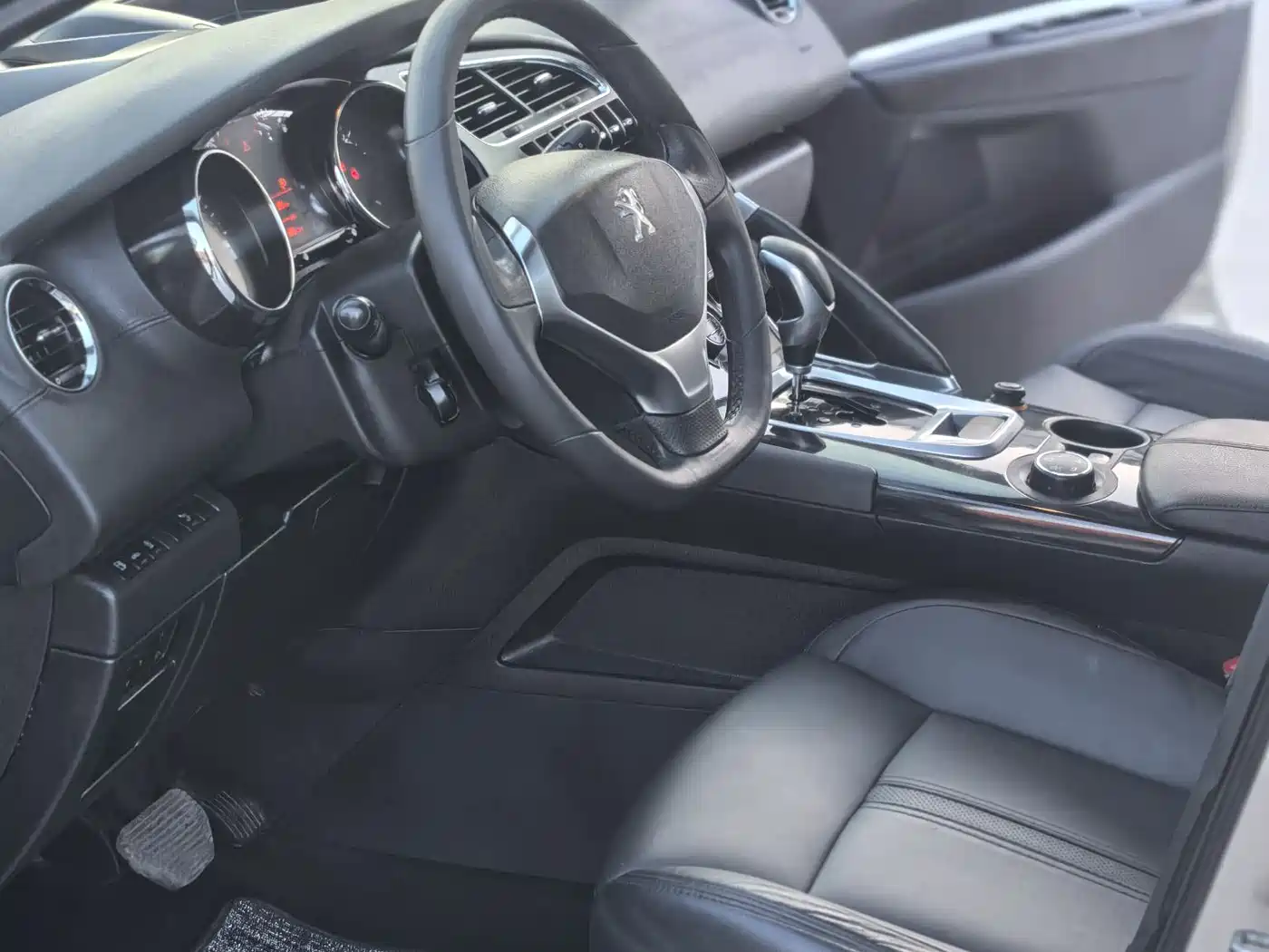 Peugeot 3008 2015 1.6THP Automatic Top Style Edition фото 11