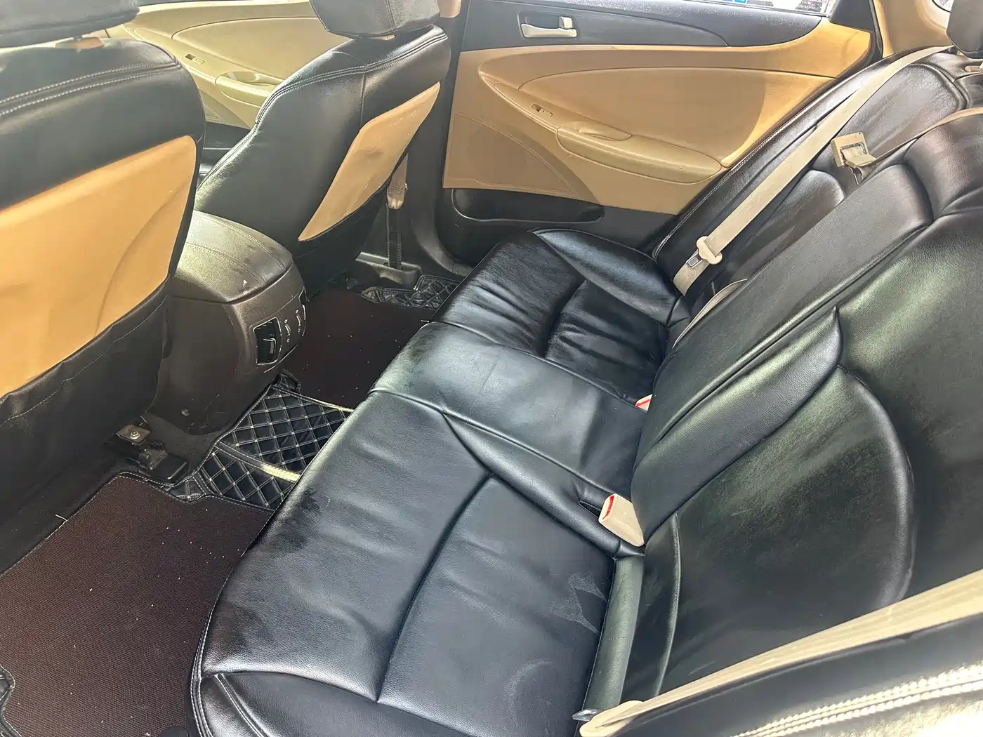 Hyundai Sonata 2013 2.0L Automatic Premium Edition фото 8