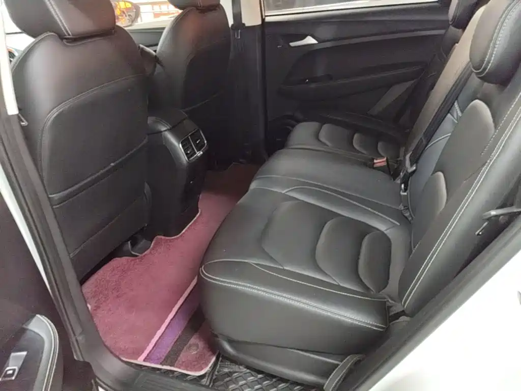 Baojun 530 2021 2021 Global Anniversary Edition 1.5T CVT Luxury 7-seater