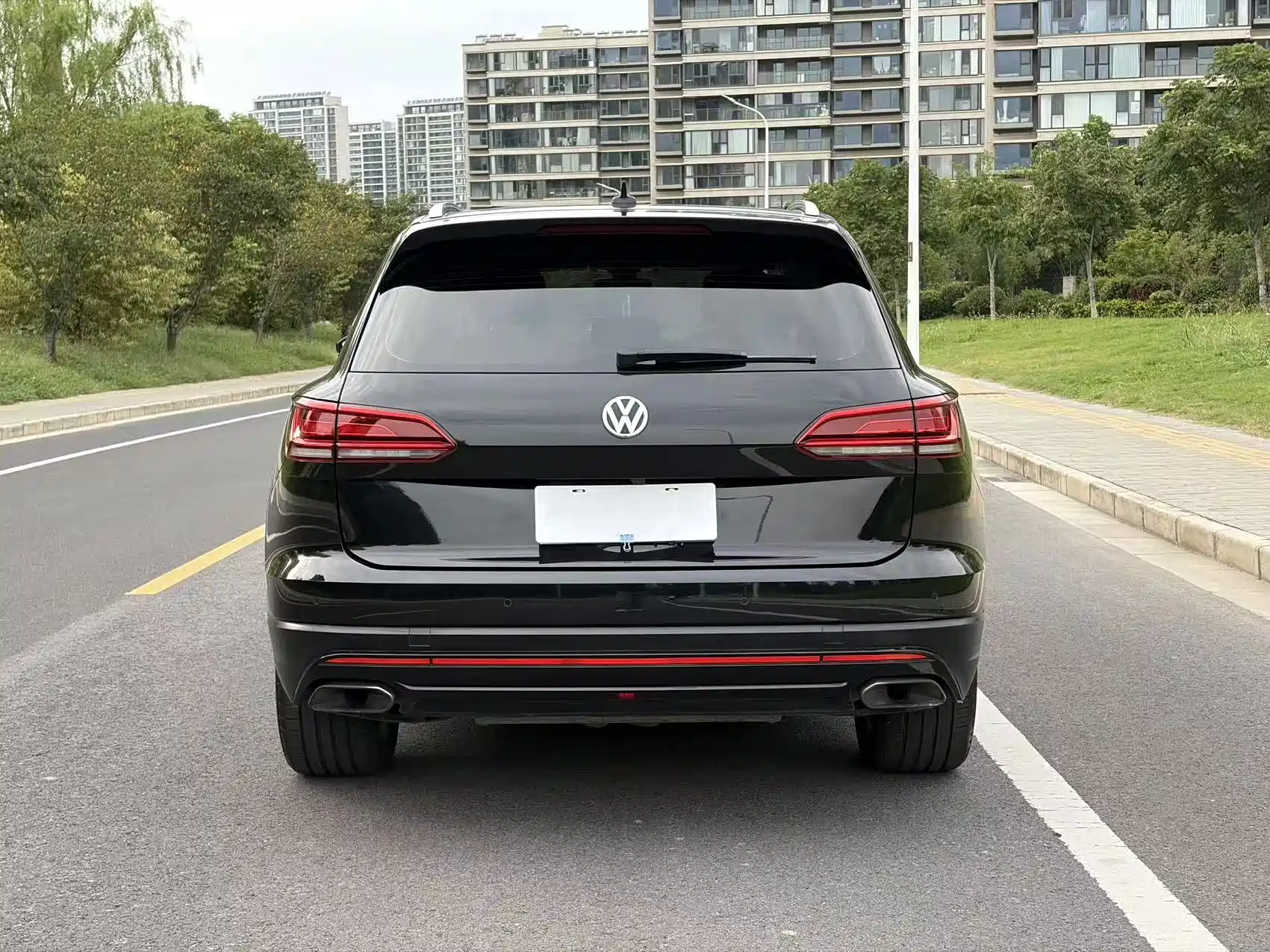 Фото 4 - Volkswagen Touareg