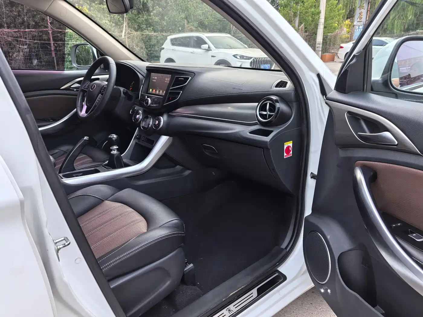 BYD Song 2016 Unrivaled Edition 1.5TI Manual Elite Edition фото 14