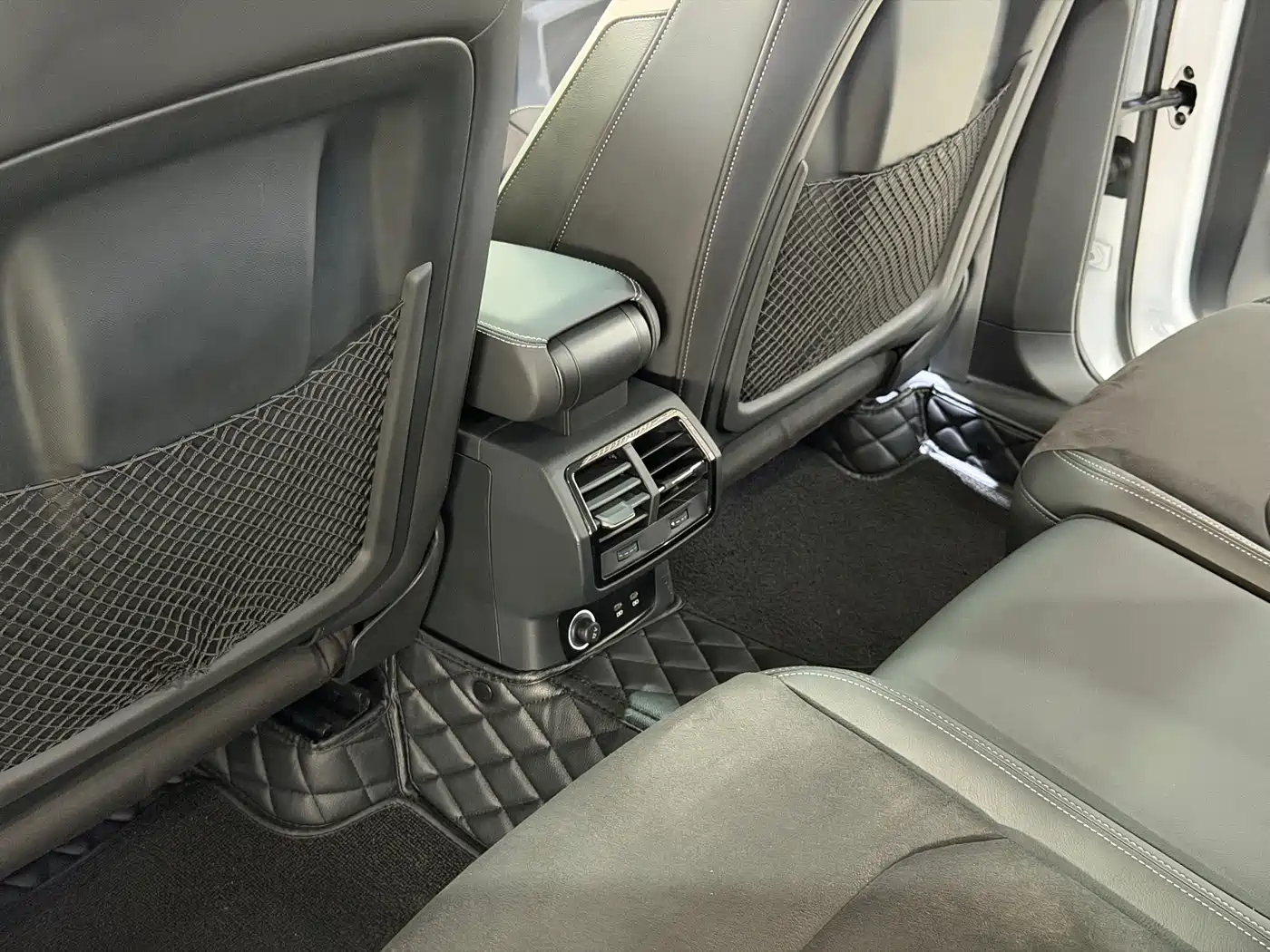 Audi Q3 2022 35 TFSI Fashion Dynamic фото 16