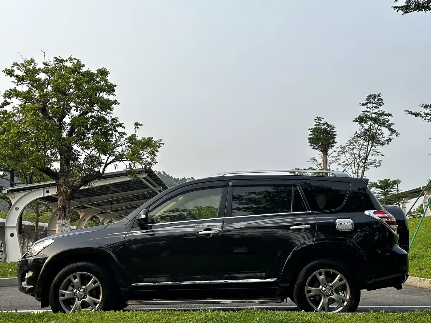 Фото 4 - Toyota RAV4