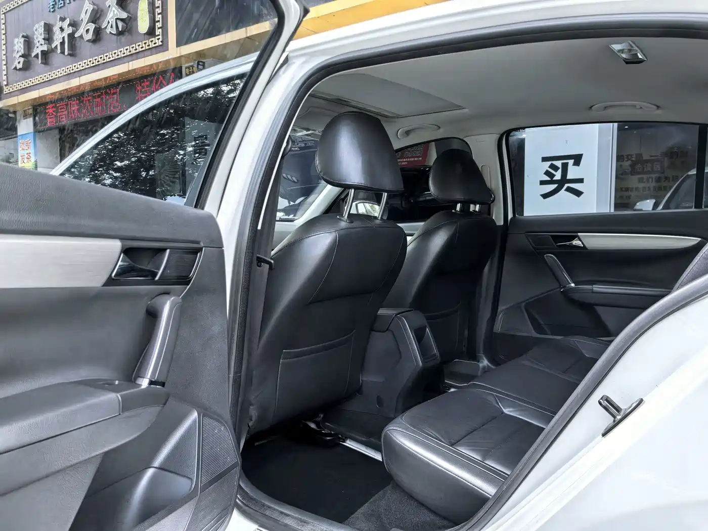 Volkswagen Lavida 2013 Facelift Classic 1.6L Manual Comfort фото 11