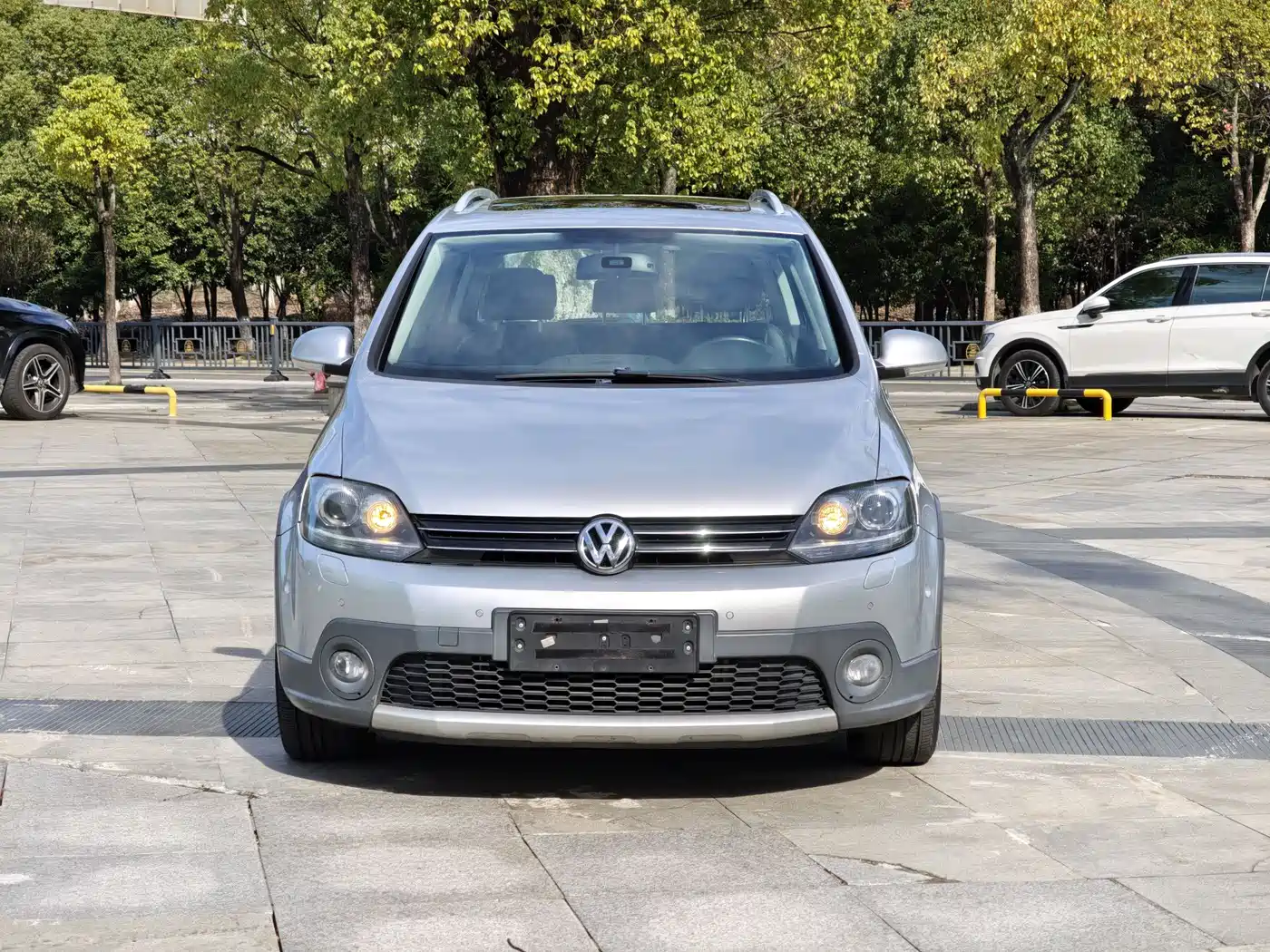Volkswagen Golf (Import) 2011 1.4TSI Cross Golf фото 2
