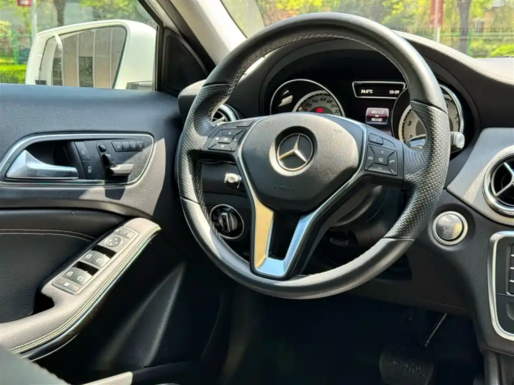 Mercedes-Benz GLA 2016 GLA 200 Fashion фото 15