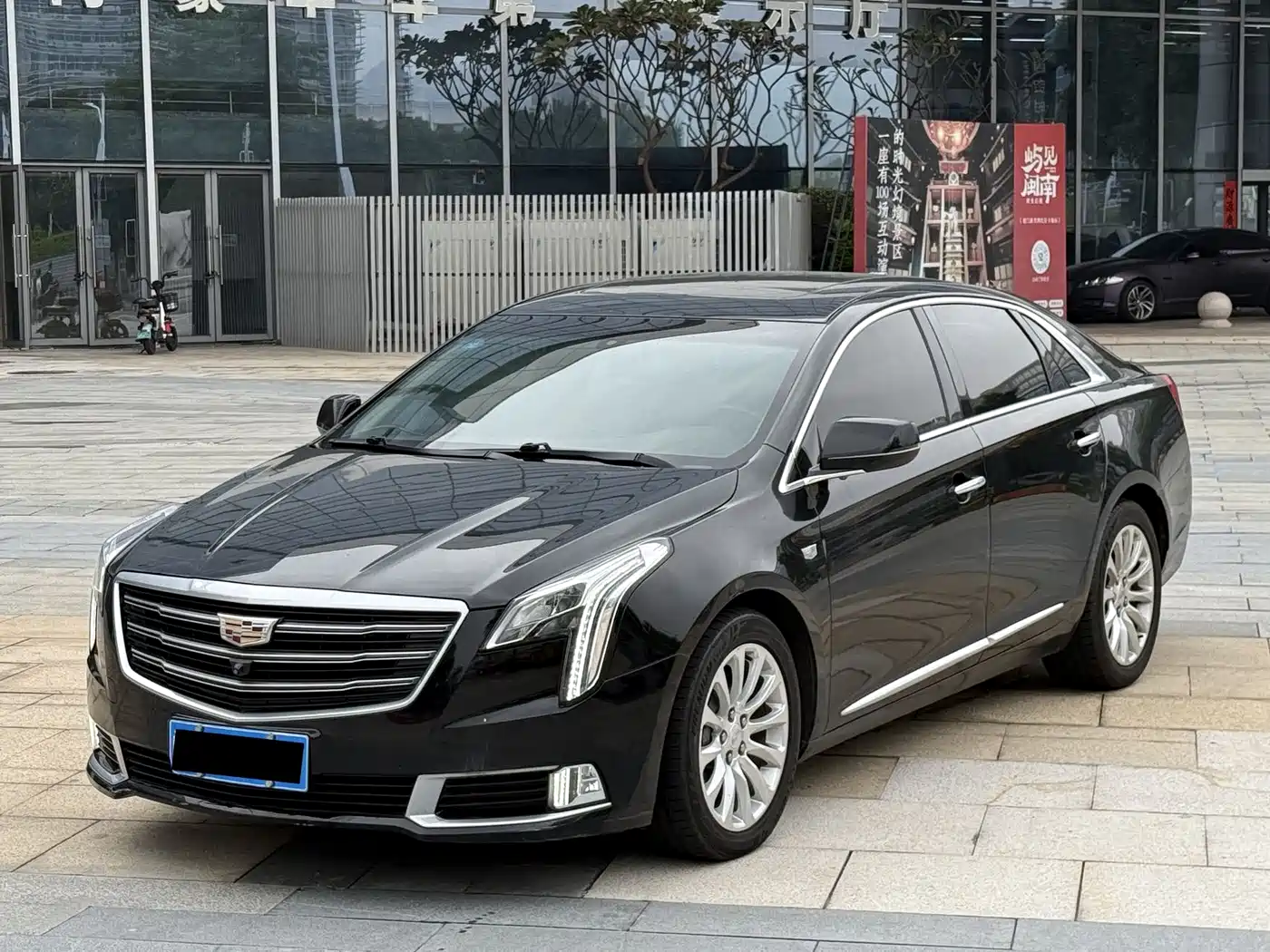 CADILLAC XTS