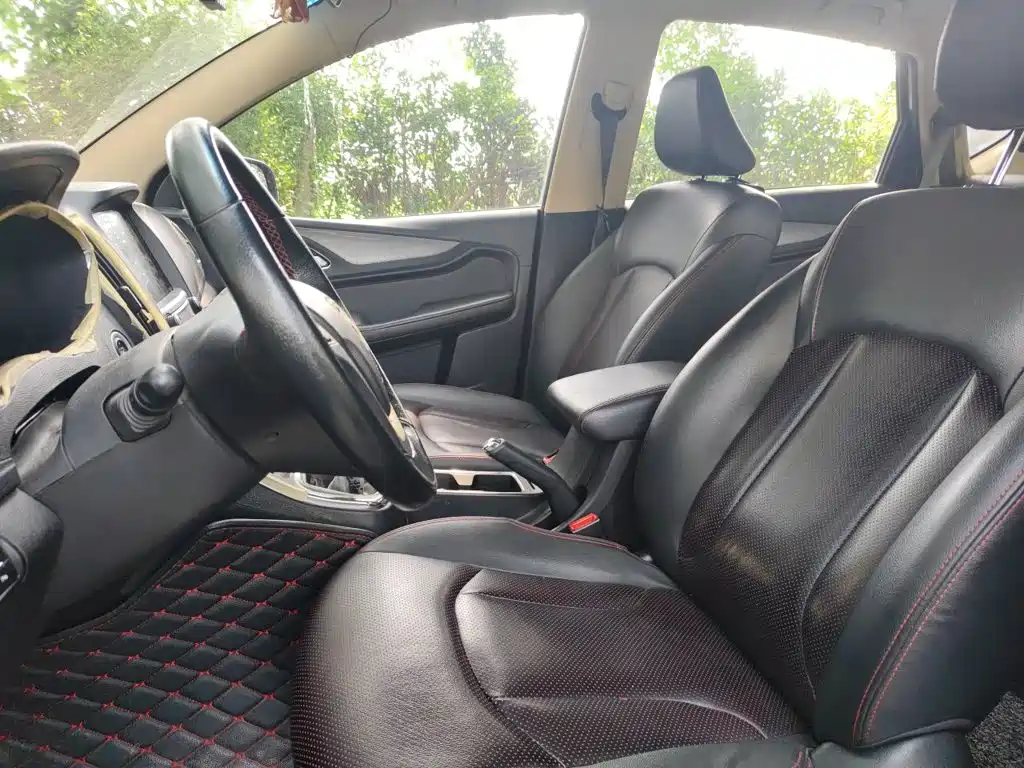 Baojun 560 2017 2016 1.5T Manual Luxury