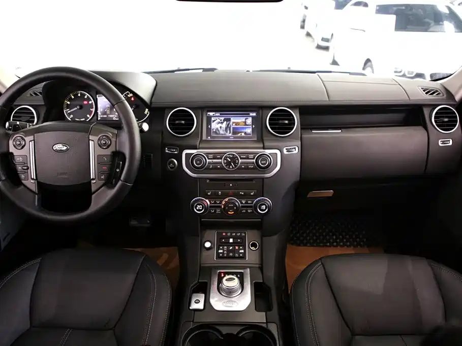 Land Rover Discovery 2016 3.0 SC Gloss Black Collector's Edition HSE фото 9