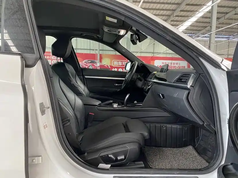 BMW 3 Series GT 2019 320i M Sport Package фото 11