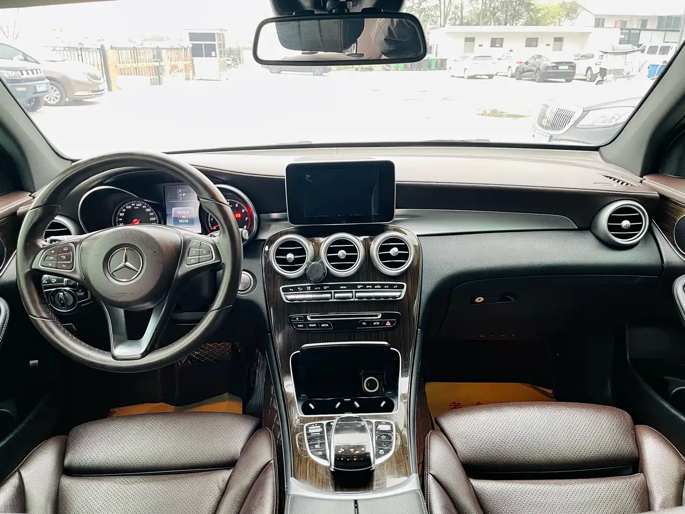 Mercedes-Benz GLC 2018 GLC 260 4MATIC Luxury фото 6