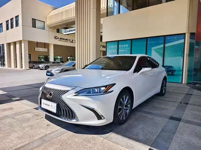 Lexus ES 2020 200 Excellence — фото 1